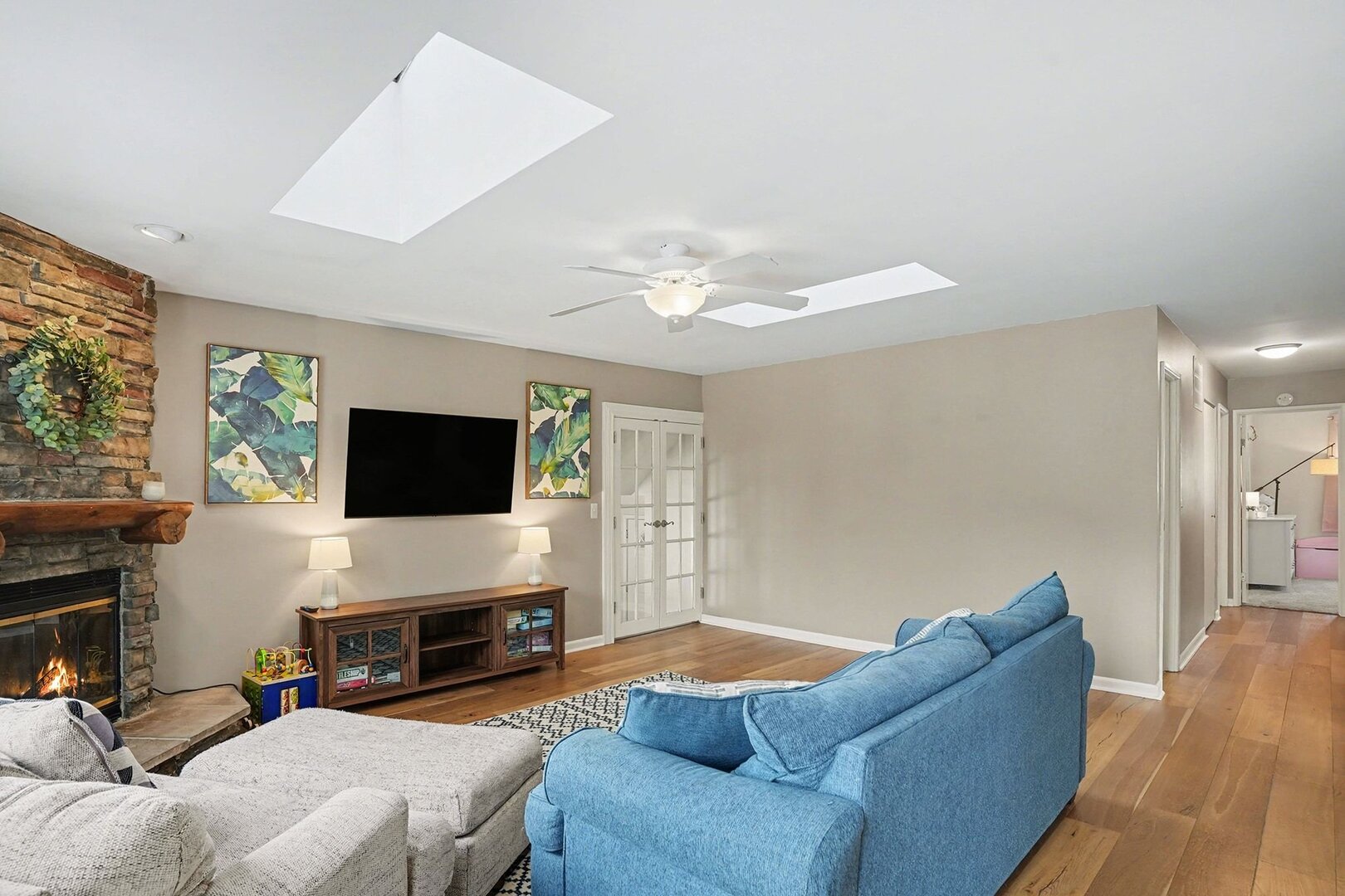 6821 Roberts Drive, Woodridge, IL 60517