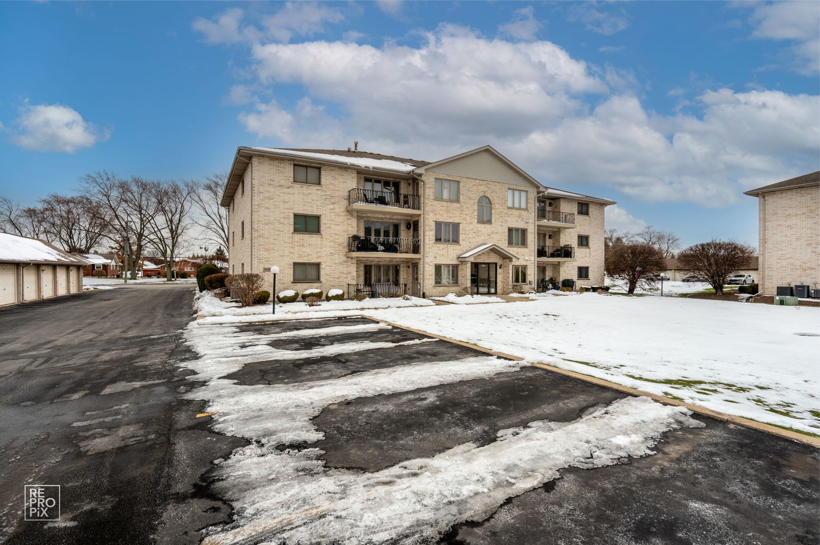 6640 183rd Street #3B, Tinley Park, IL 60477