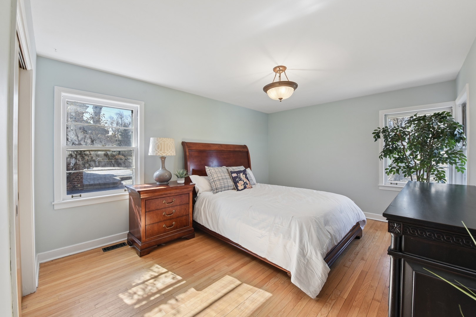 926 S Spring Avenue, La Grange, IL 60525