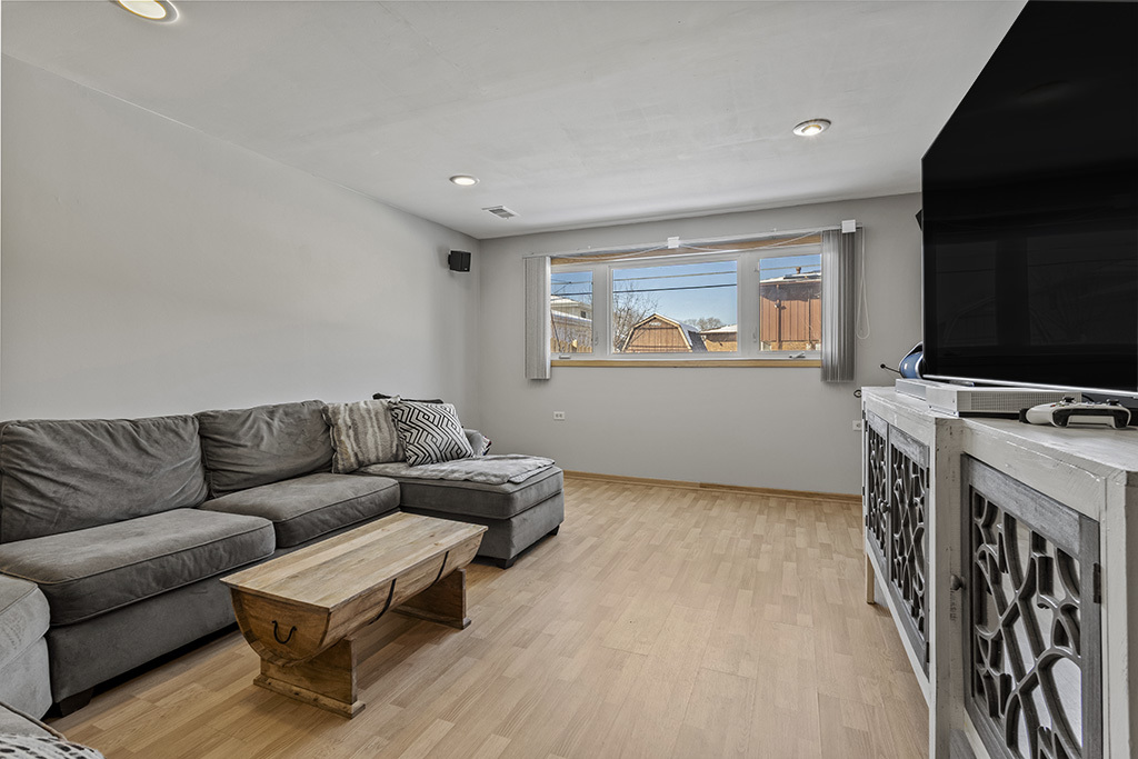 17374 Overhill Avenue, Tinley Park, IL 60477