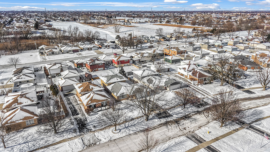 17374 Overhill Avenue, Tinley Park, IL 60477