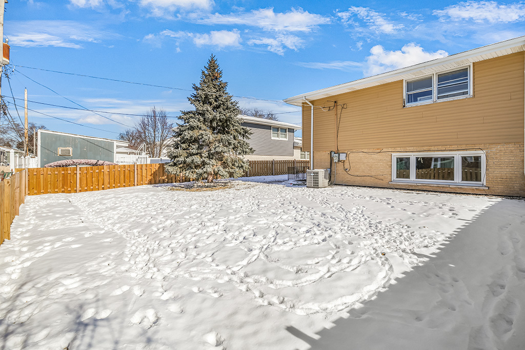 17374 Overhill Avenue, Tinley Park, IL 60477