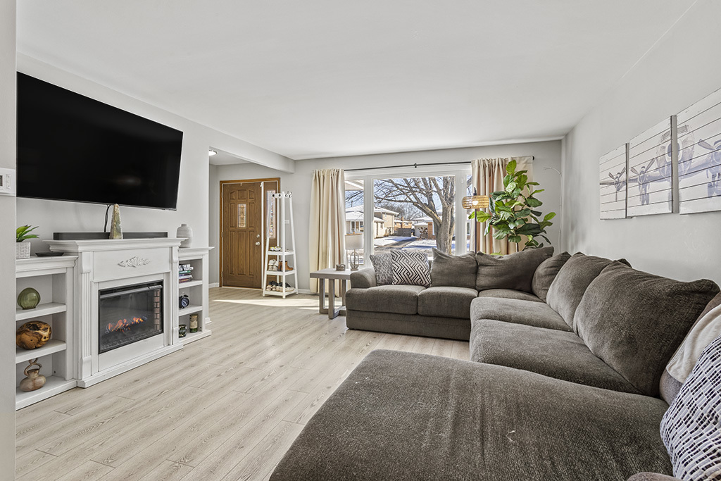 17374 Overhill Avenue, Tinley Park, IL 60477