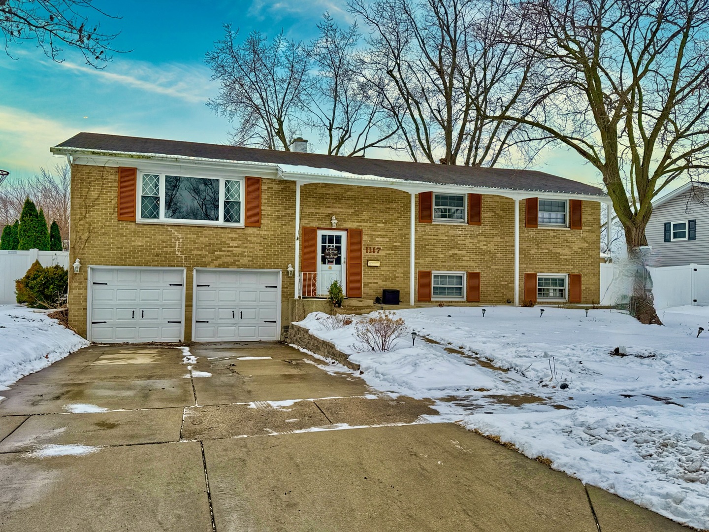 1117 E Pratt Drive, Palatine, IL 60074
