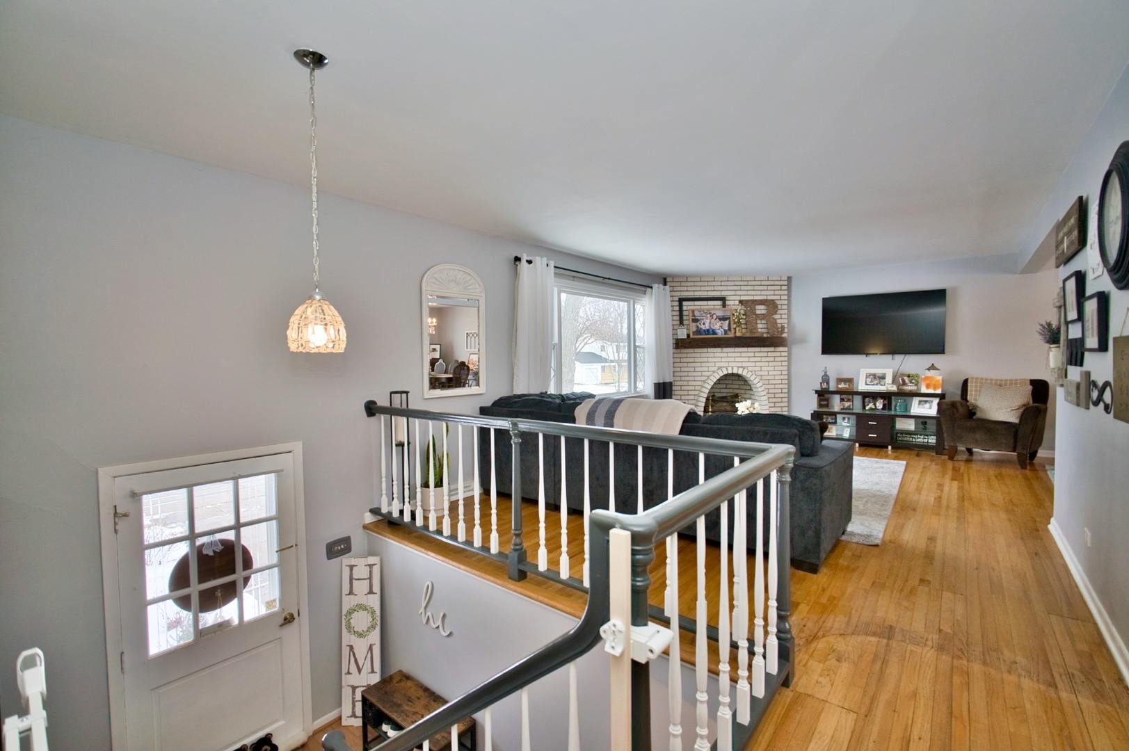 1117 E Pratt Drive, Palatine, IL 60074