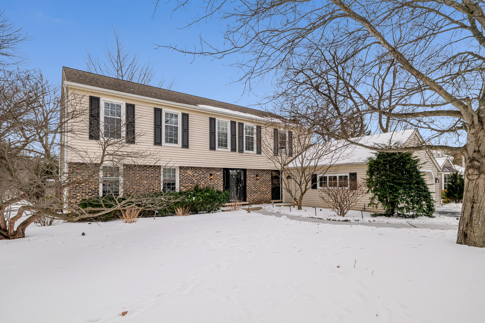 41 Canterbury Road, Lincolnshire, IL 60069