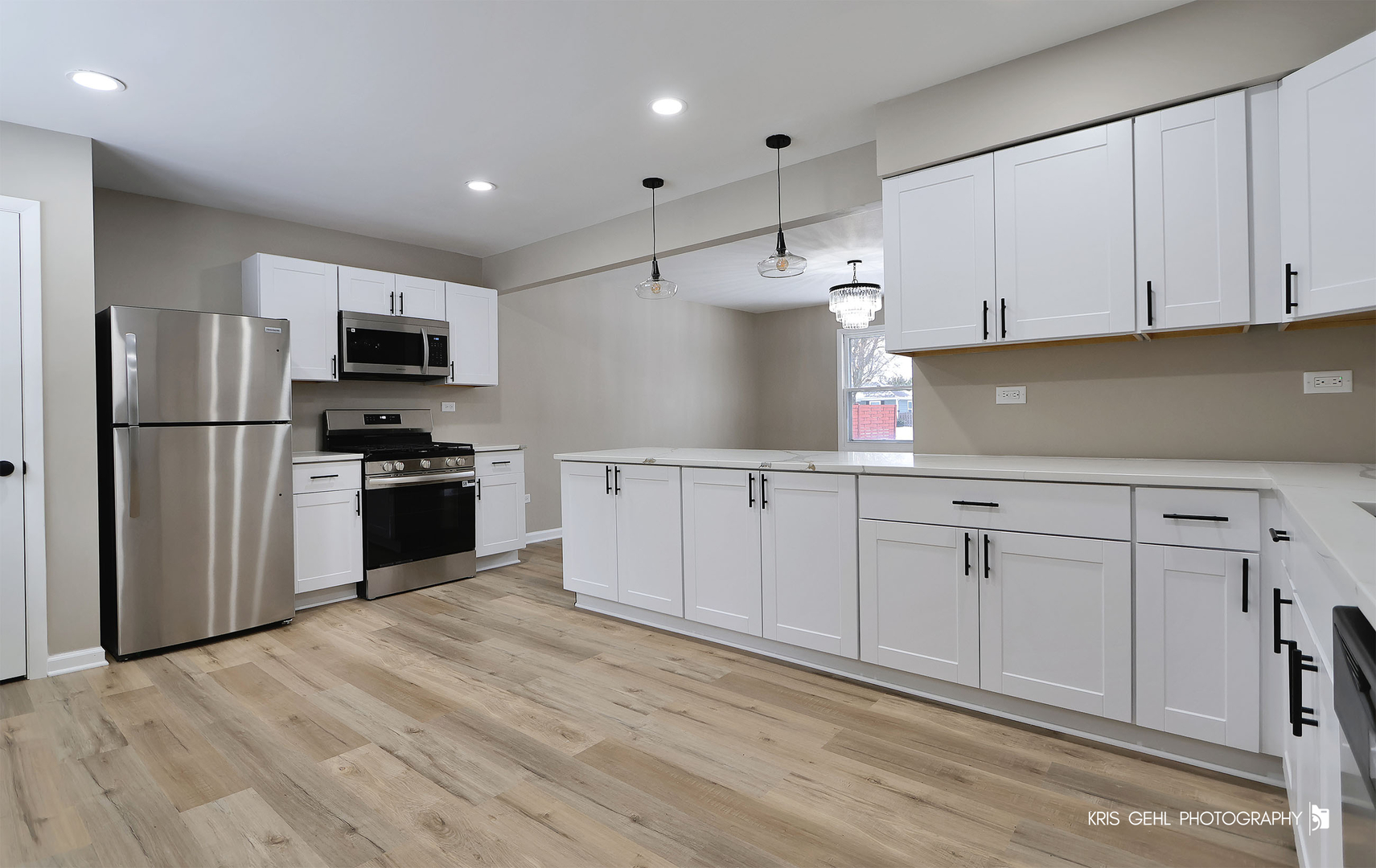 1070 Belle Plaine Avenue, Gurnee, IL 60031