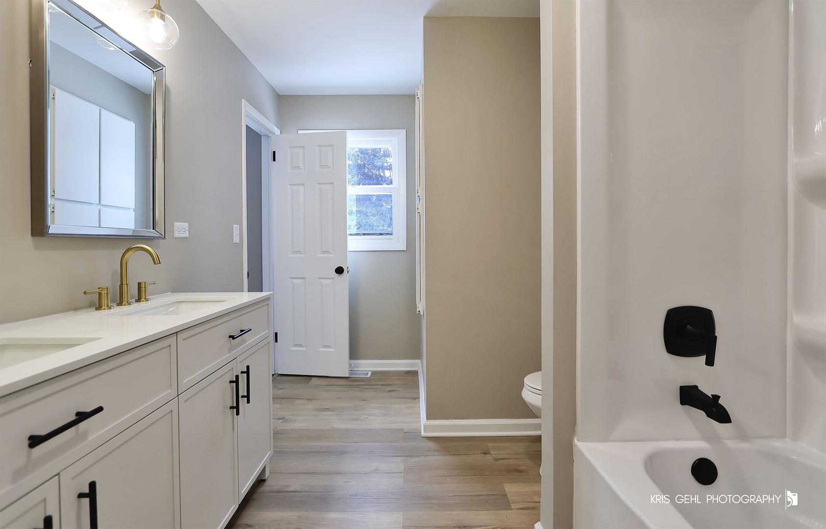 1070 Belle Plaine Avenue, Gurnee, IL 60031