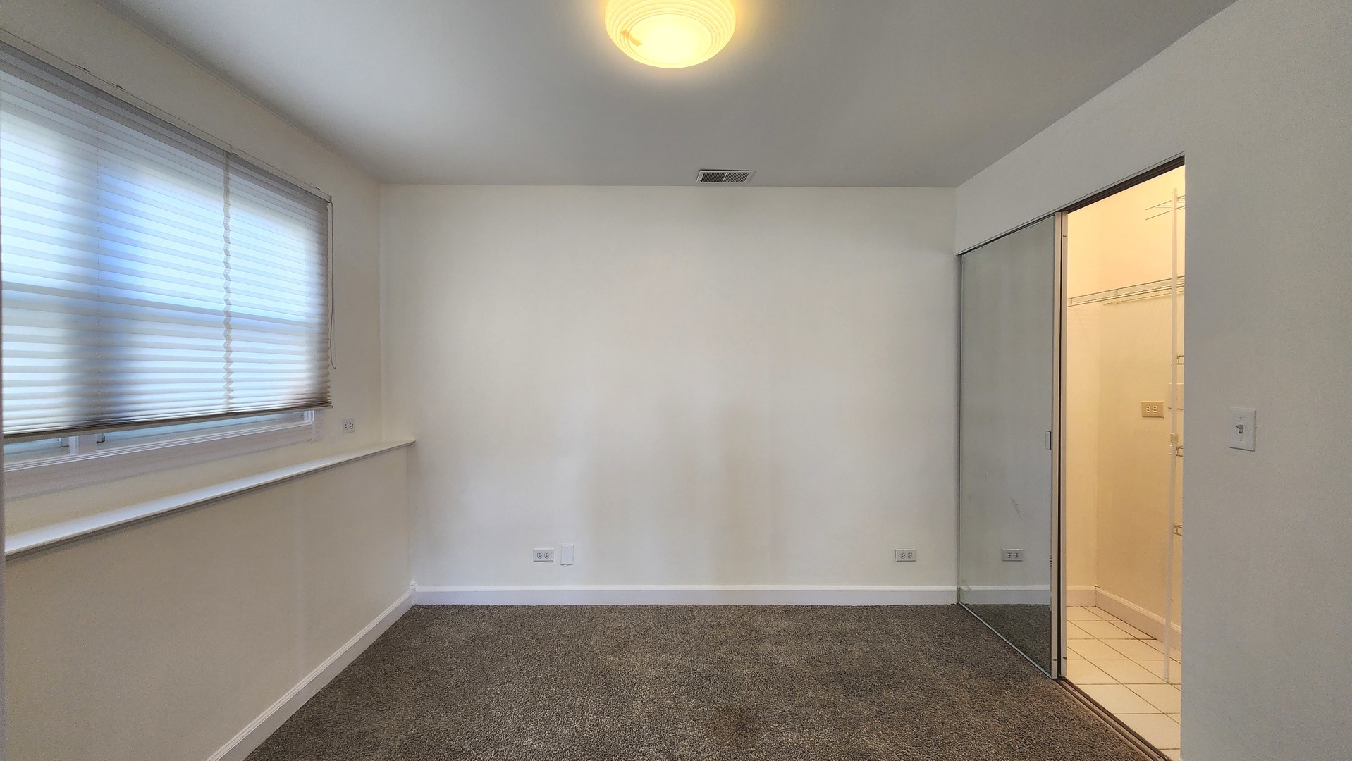 5 Castlegate Court, Vernon Hills, IL 60061