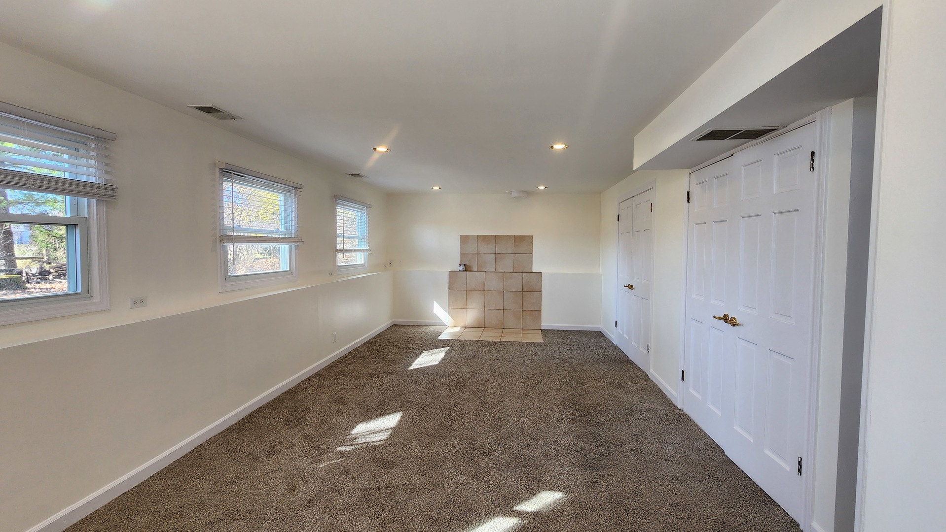 5 Castlegate Court, Vernon Hills, IL 60061