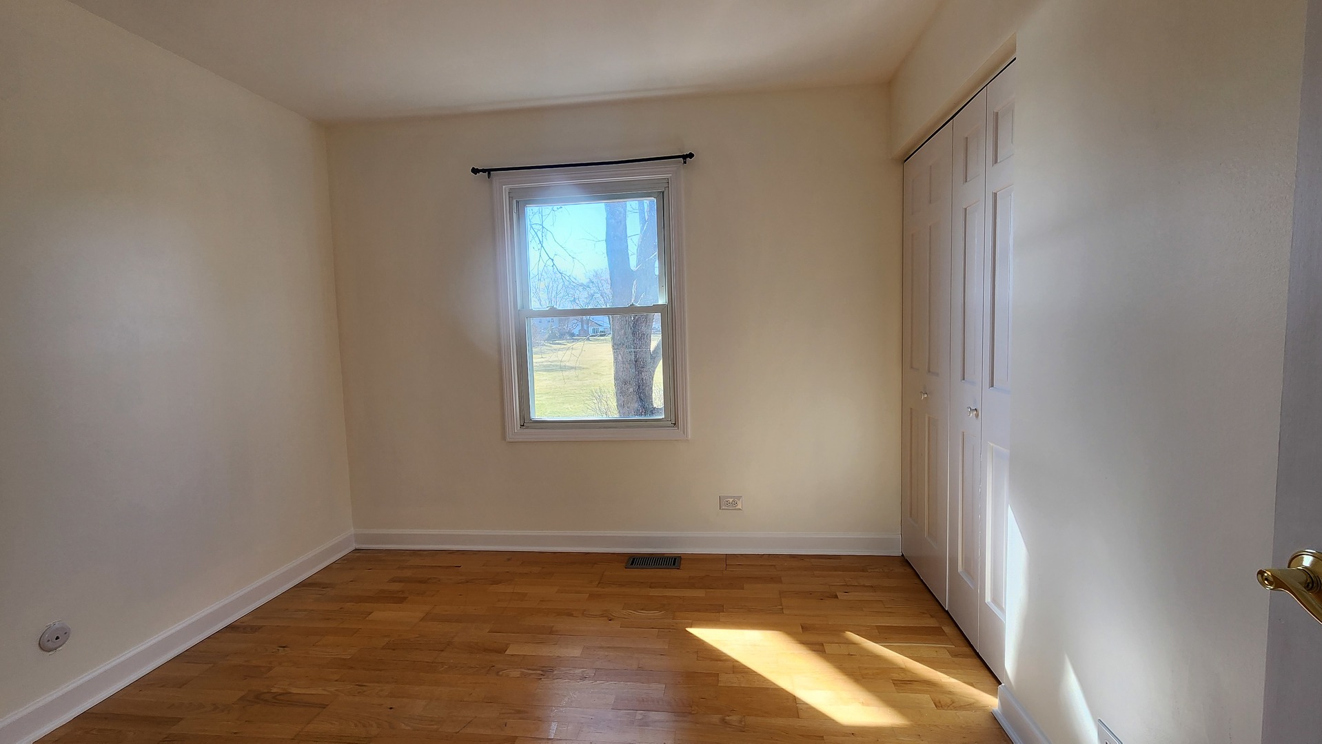 5 Castlegate Court, Vernon Hills, IL 60061