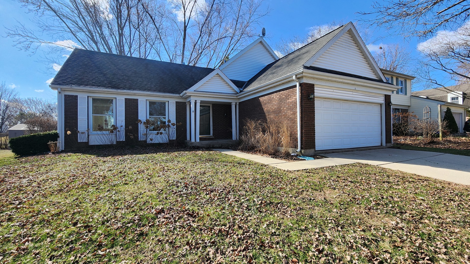 5 Castlegate Court, Vernon Hills, IL 60061