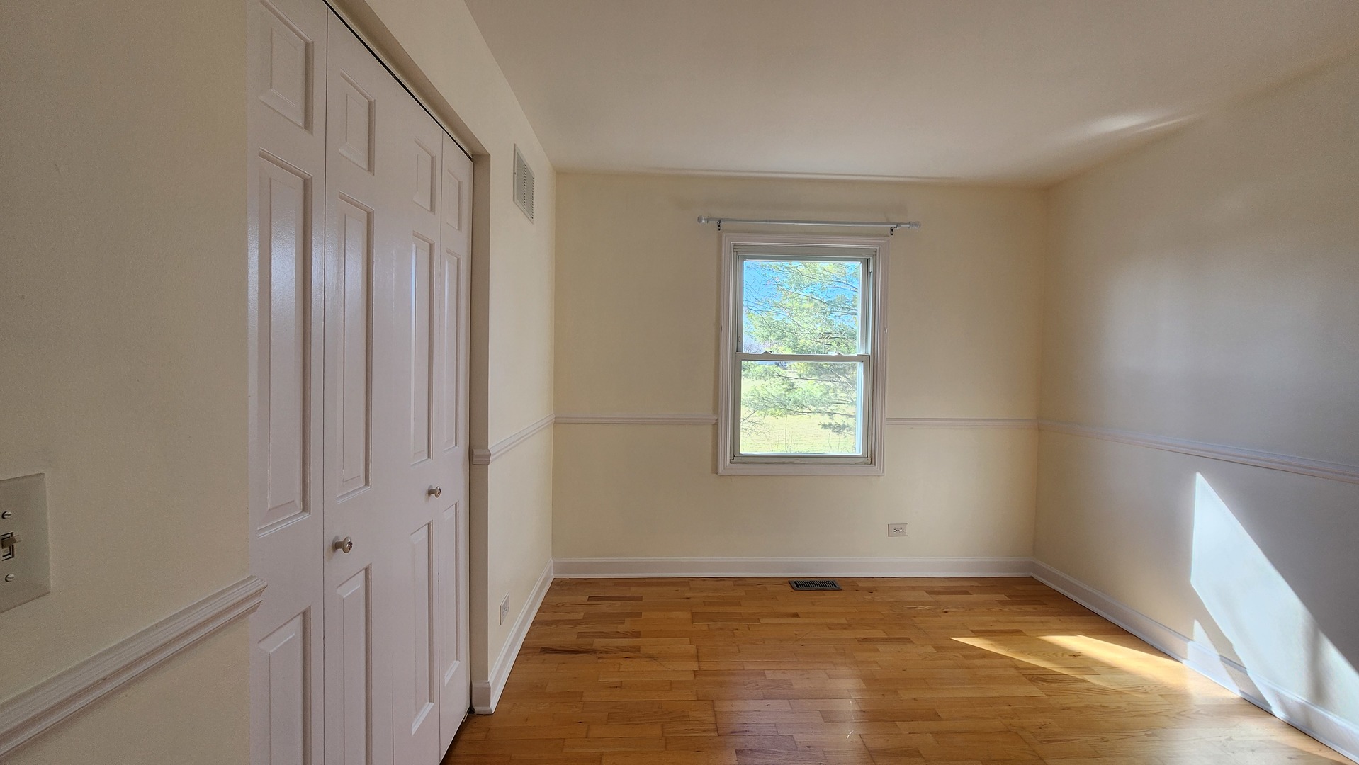 5 Castlegate Court, Vernon Hills, IL 60061