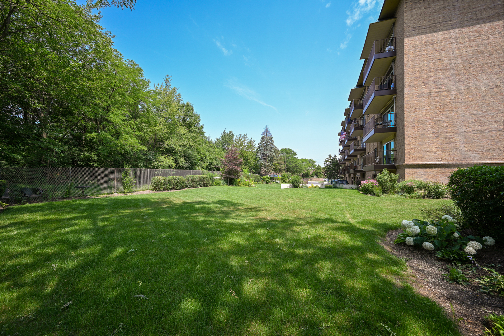 40 S Main Street #4A, Glen Ellyn, IL 60137