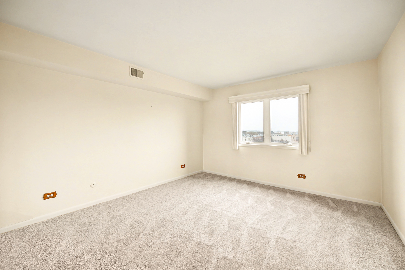 40 S Main Street #4A, Glen Ellyn, IL 60137