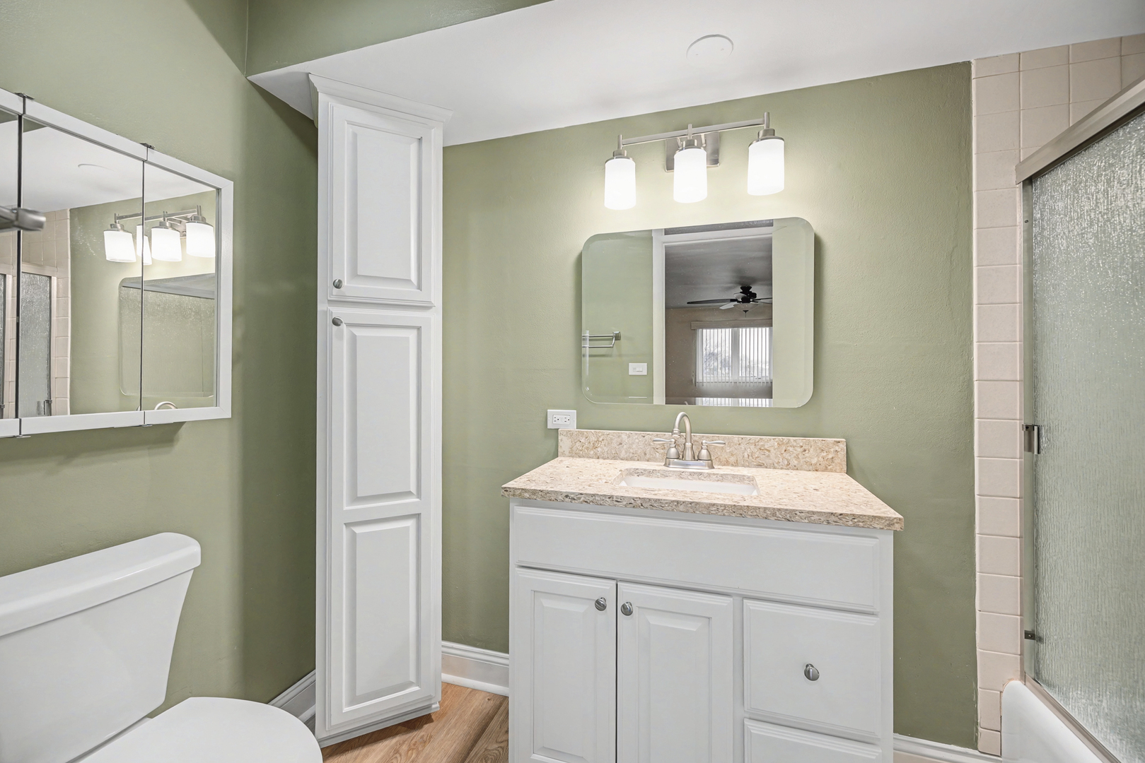 40 S Main Street #4A, Glen Ellyn, IL 60137