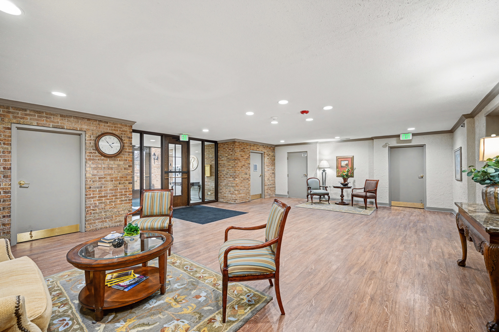 40 S Main Street #4A, Glen Ellyn, IL 60137