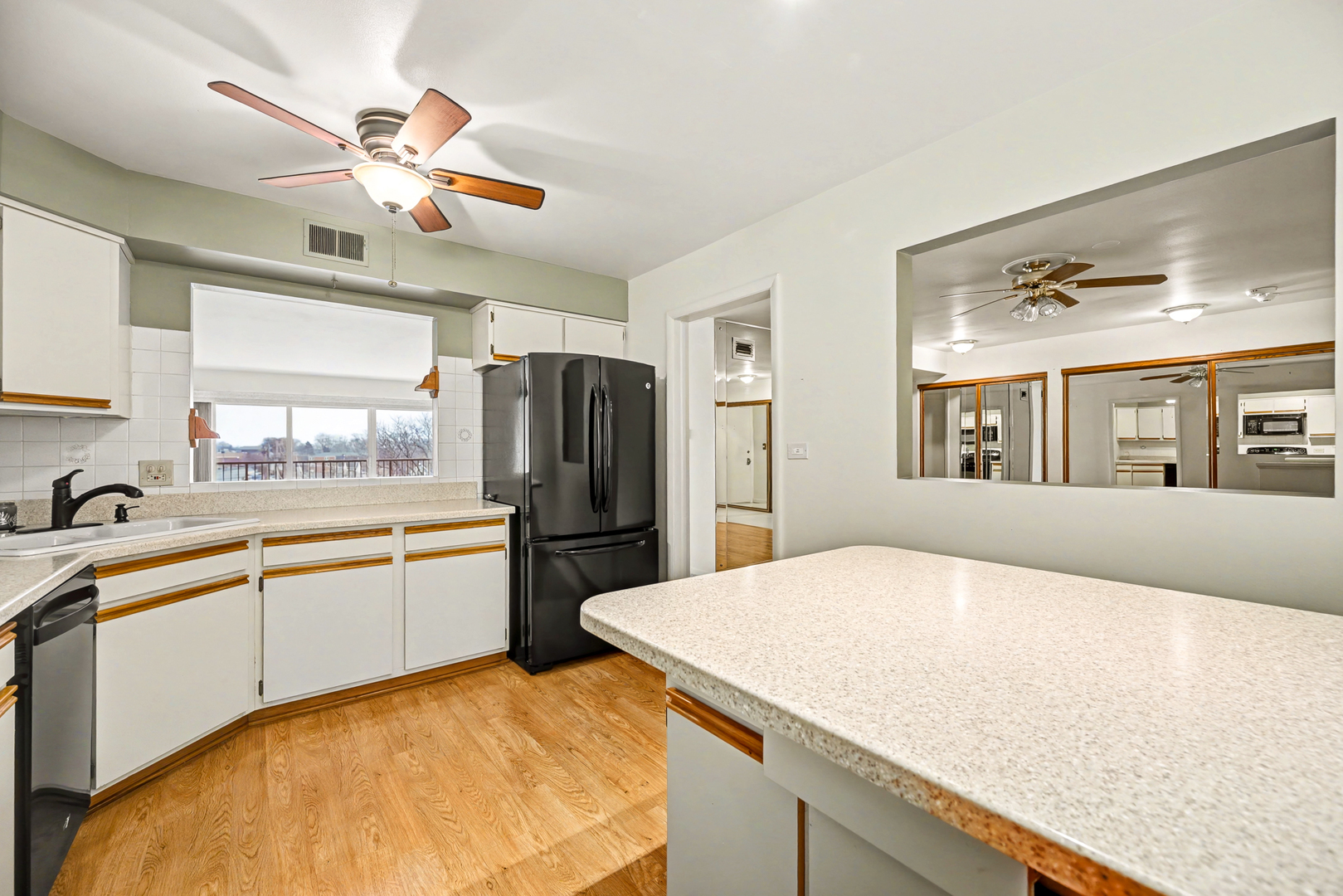 40 S Main Street #4A, Glen Ellyn, IL 60137