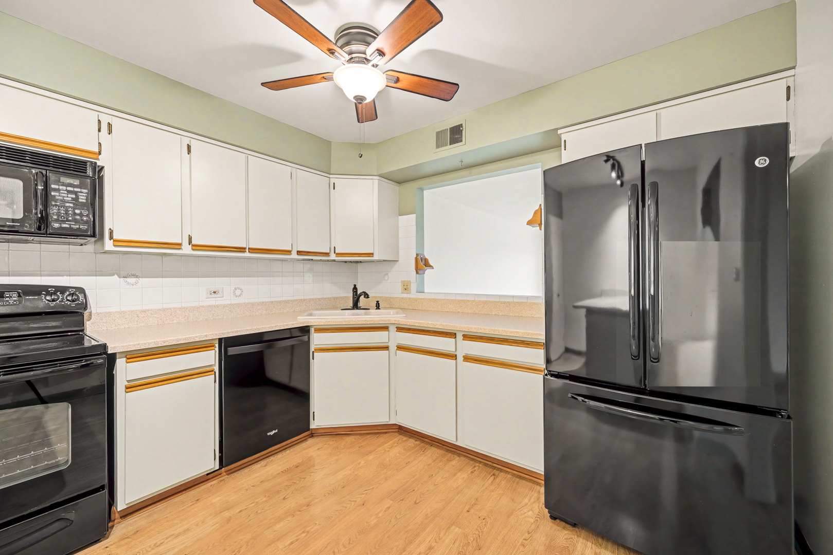 40 S Main Street #4A, Glen Ellyn, IL 60137