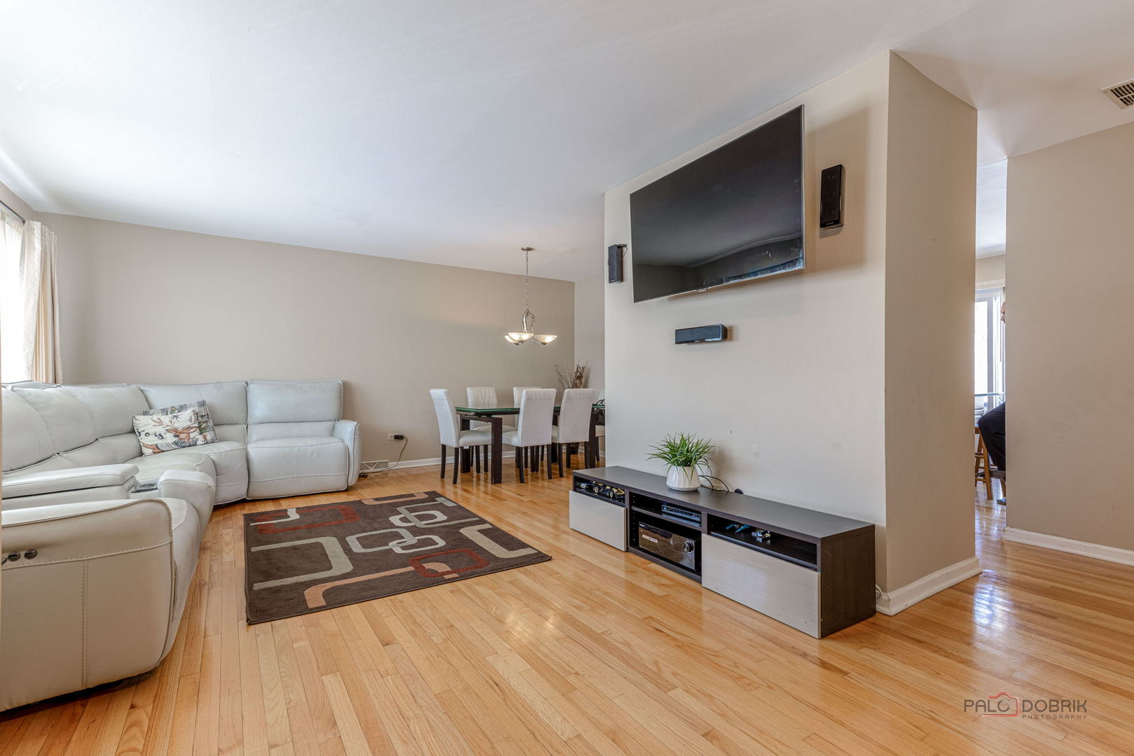 6 Forest Lane, Elk Grove Village, IL 60007