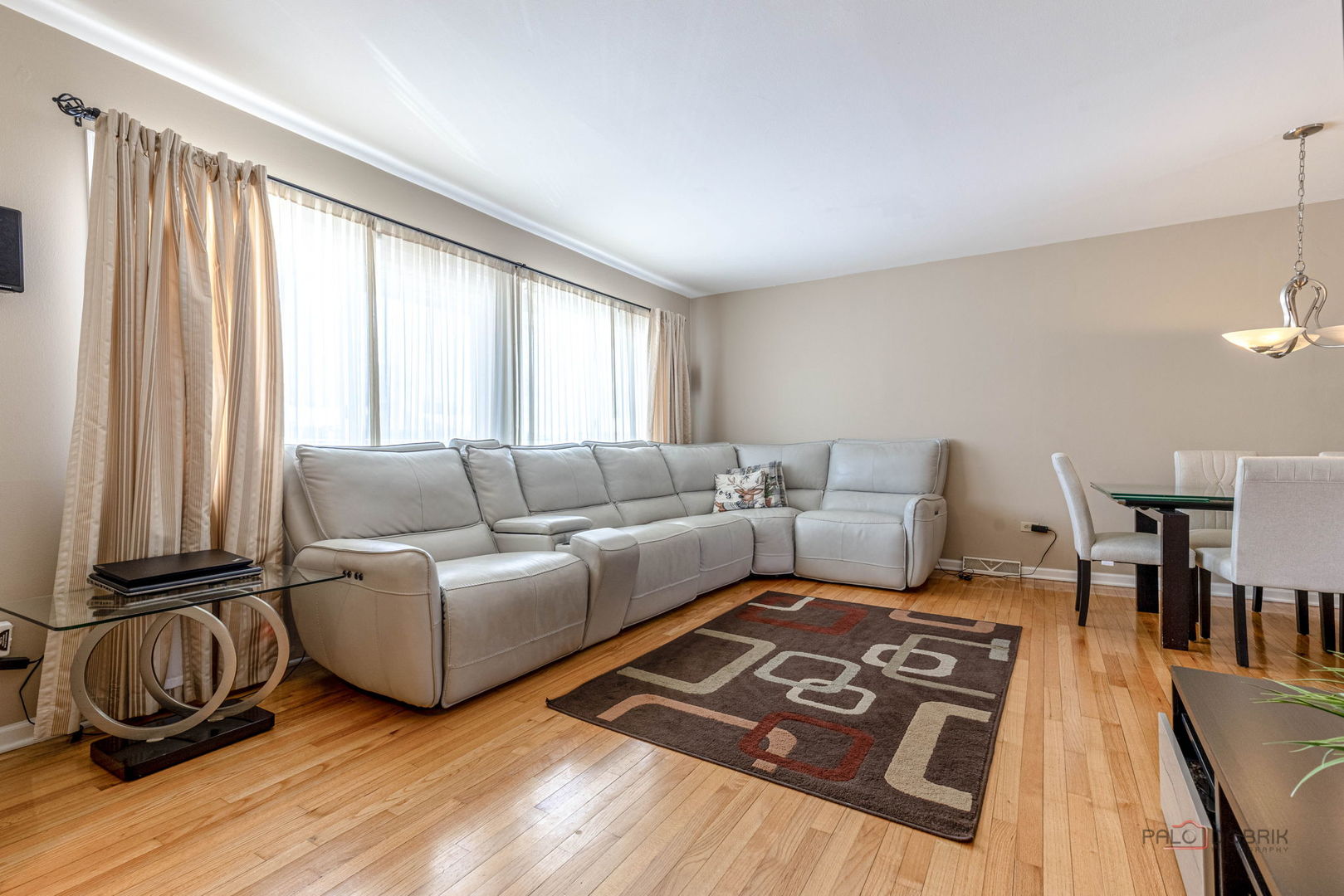 6 Forest Lane, Elk Grove Village, IL 60007