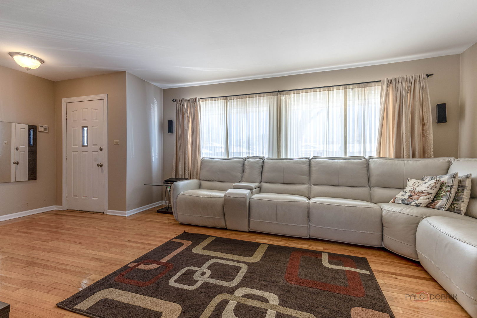 6 Forest Lane, Elk Grove Village, IL 60007