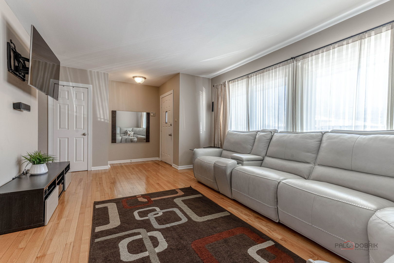 6 Forest Lane, Elk Grove Village, IL 60007