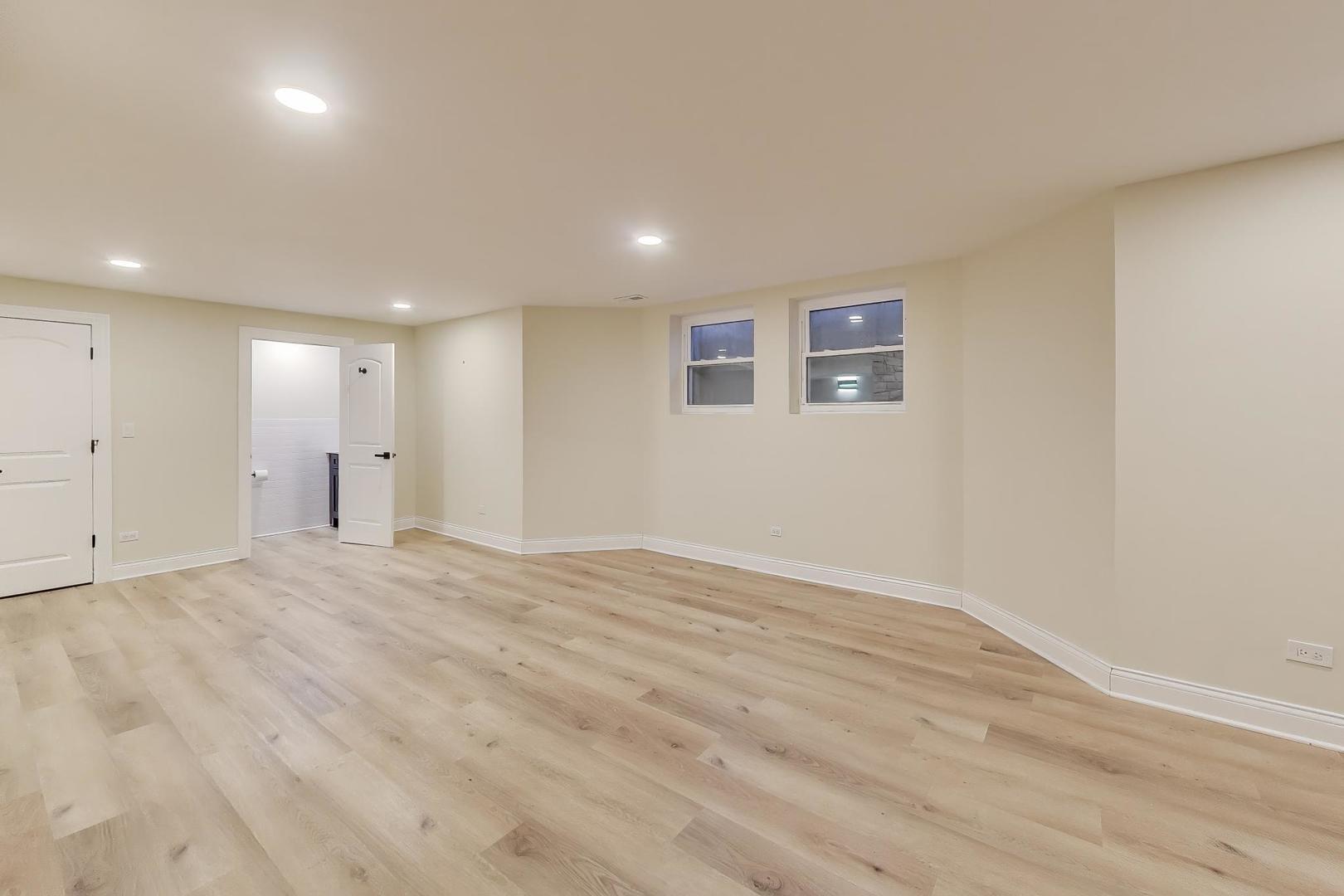 26225 N Hickory Road, Mundelein, IL 60060