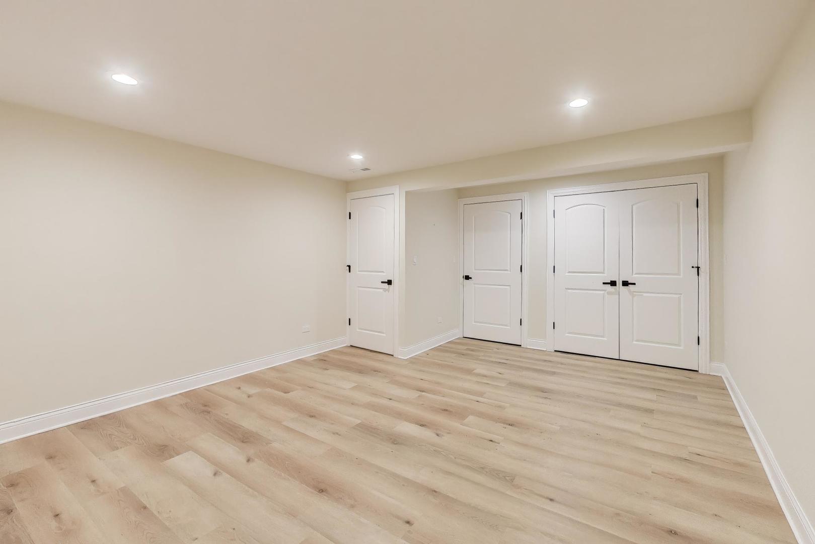 26225 N Hickory Road, Mundelein, IL 60060