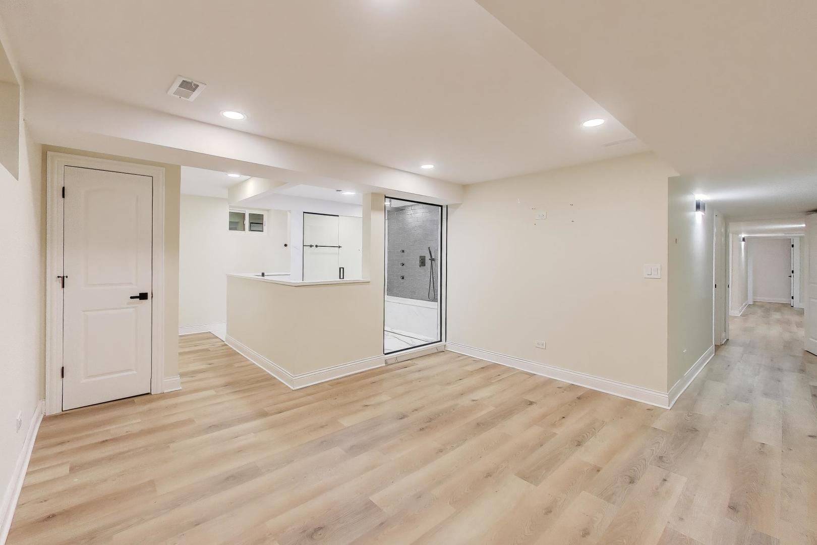 26225 N Hickory Road, Mundelein, IL 60060