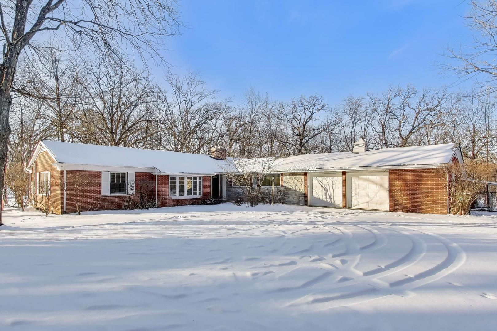 26225 N Hickory Road, Mundelein, IL 60060