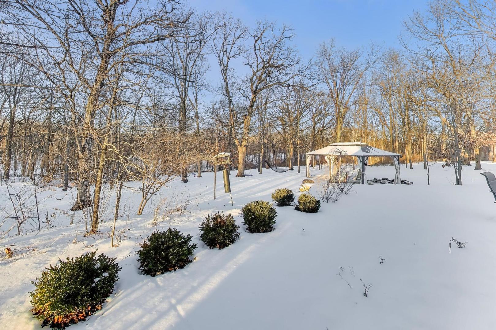 26225 N Hickory Road, Mundelein, IL 60060