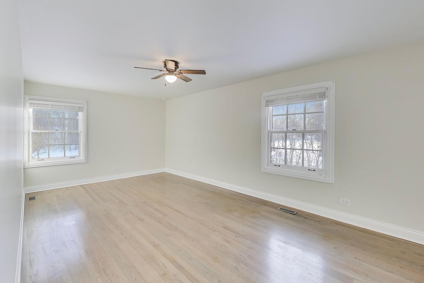 26225 N Hickory Road, Mundelein, IL 60060