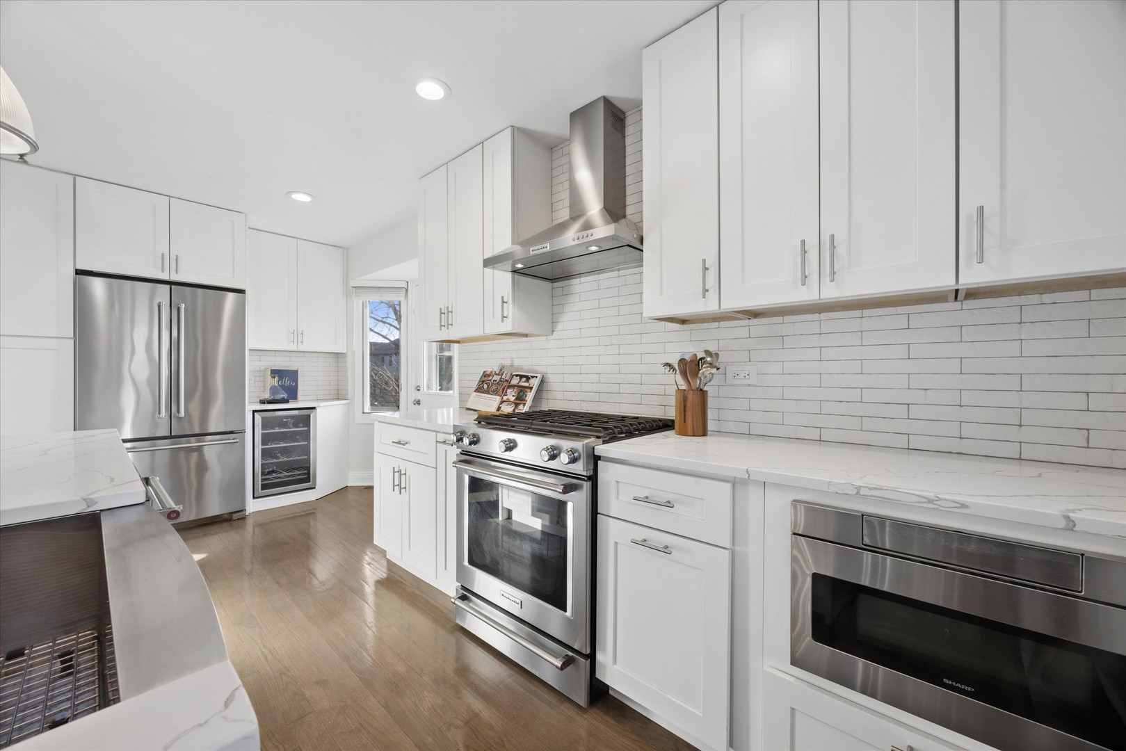 8708 Coventry Drive, Woodridge, IL 60517