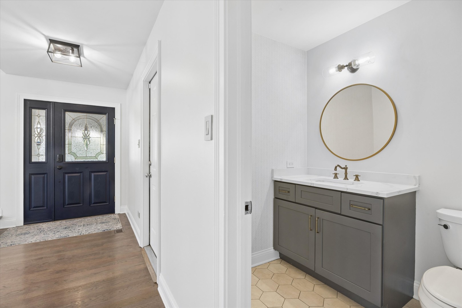 8708 Coventry Drive, Woodridge, IL 60517