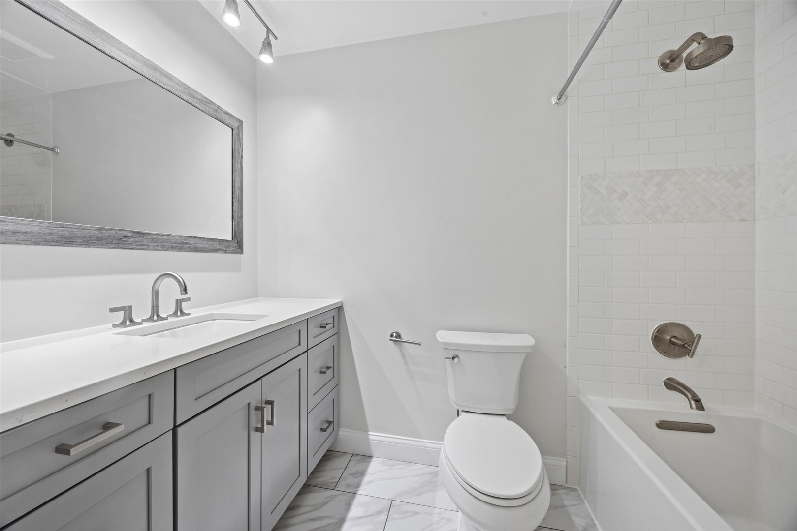 8708 Coventry Drive, Woodridge, IL 60517