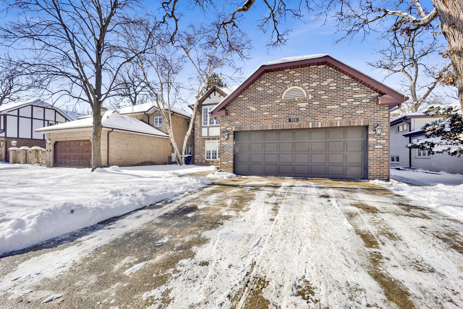 316 S Redfield Court, Park Ridge, IL 60068