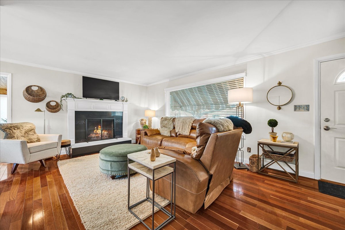 9 Ethell Parkway, Bloomington, IL 61701