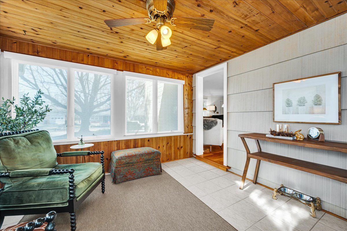 9 Ethell Parkway, Bloomington, IL 61701