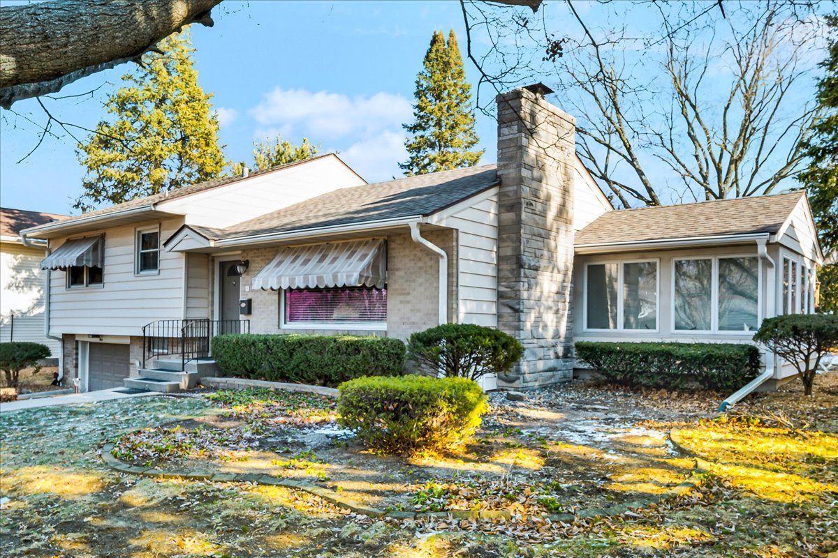 9 Ethell Parkway, Bloomington, IL 61701