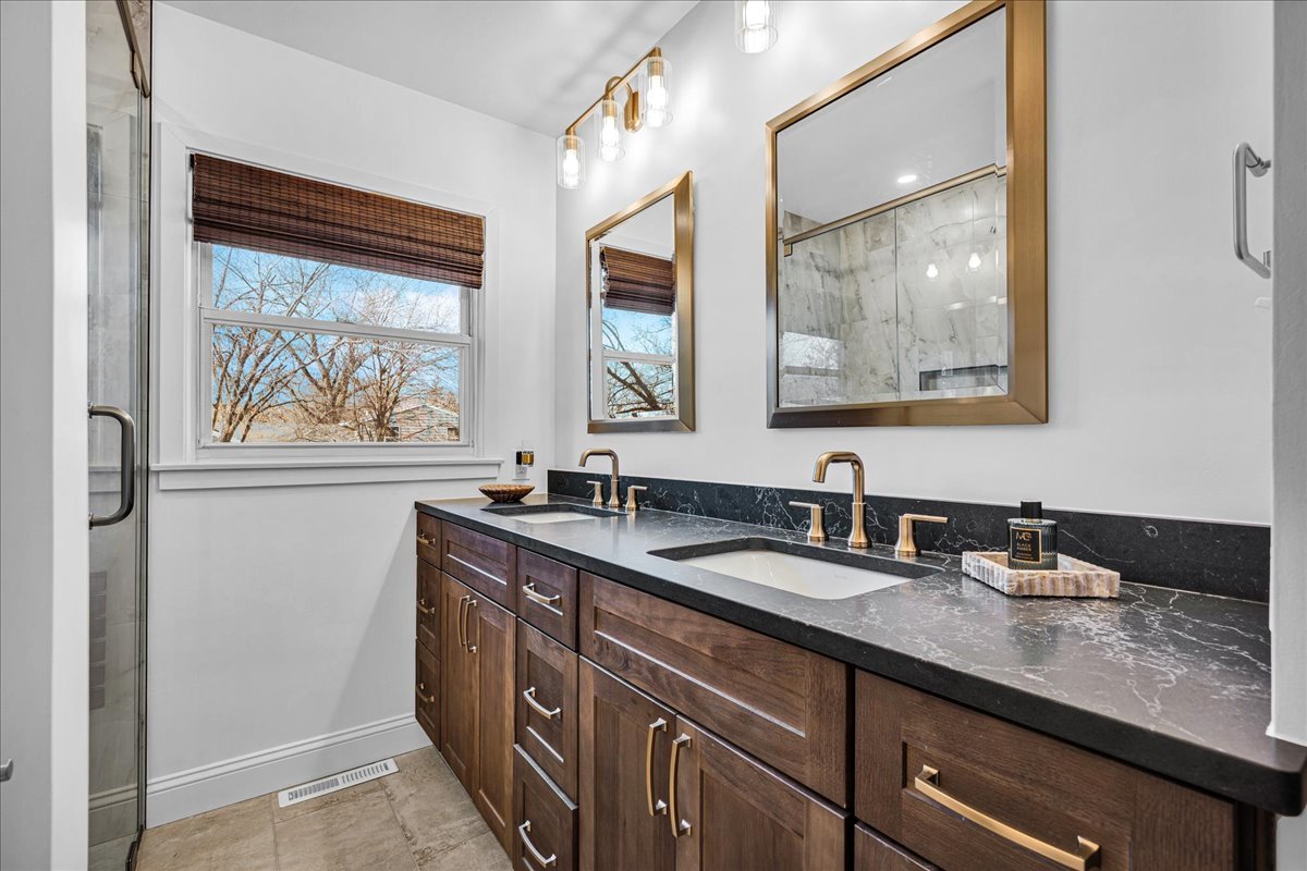 9 Ethell Parkway, Bloomington, IL 61701