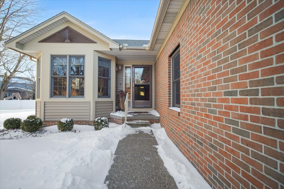 11 Spruce Court, Bloomington, IL 61704