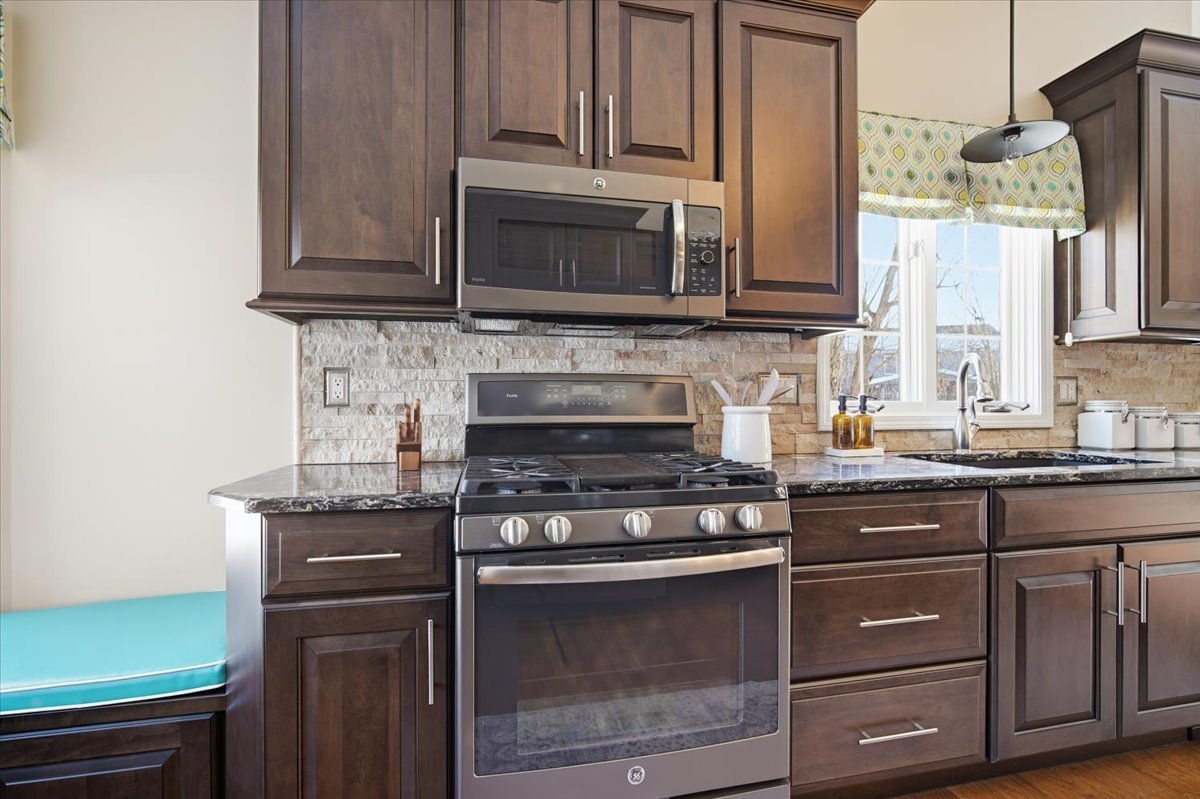 11 Spruce Court, Bloomington, IL 61704