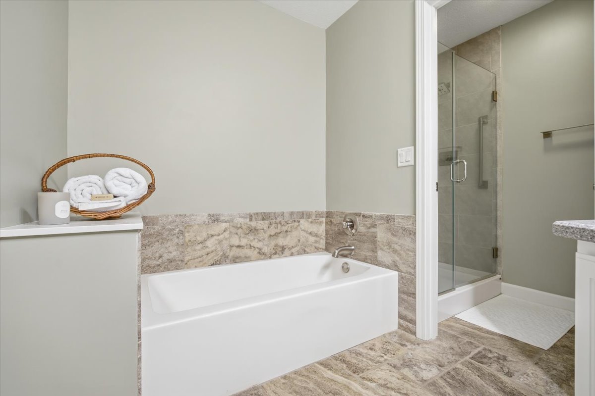 11 Spruce Court, Bloomington, IL 61704