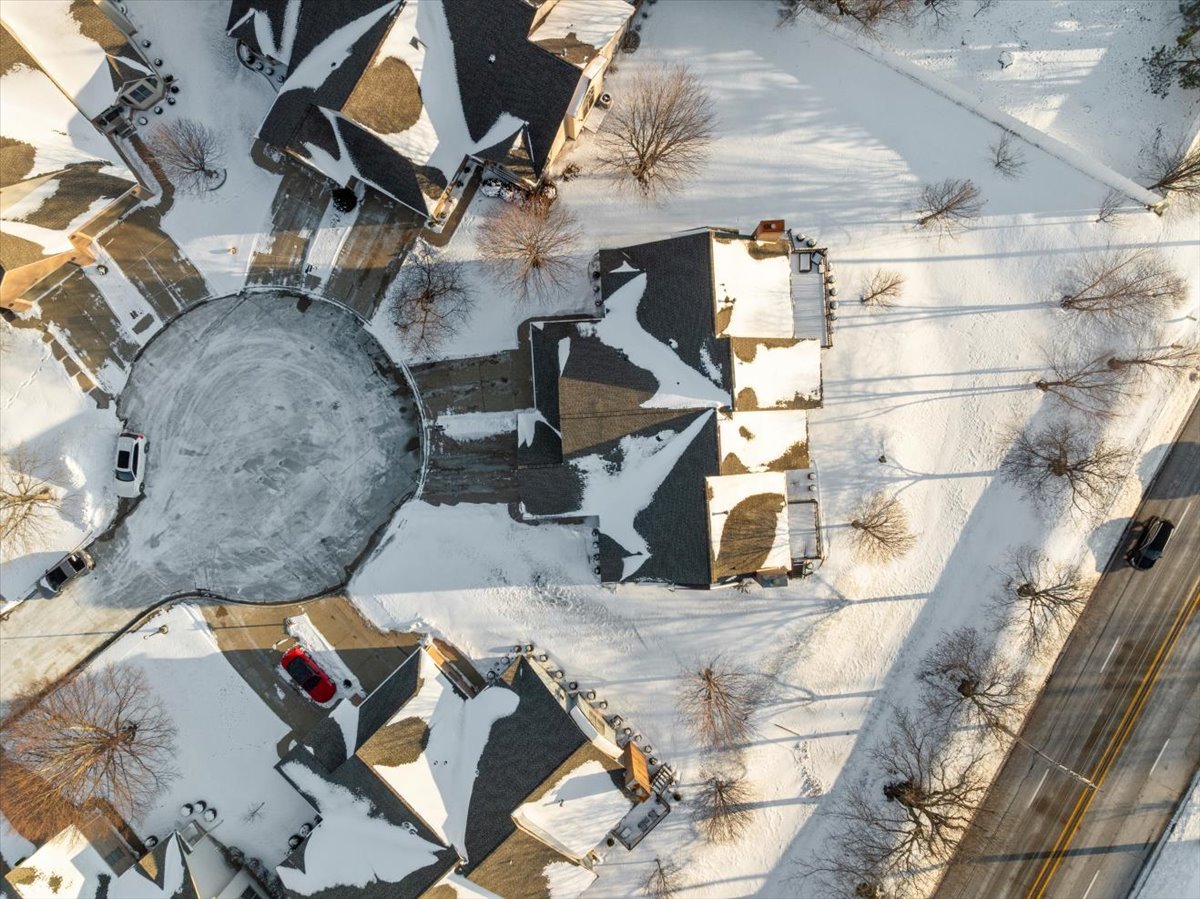 11 Spruce Court, Bloomington, IL 61704