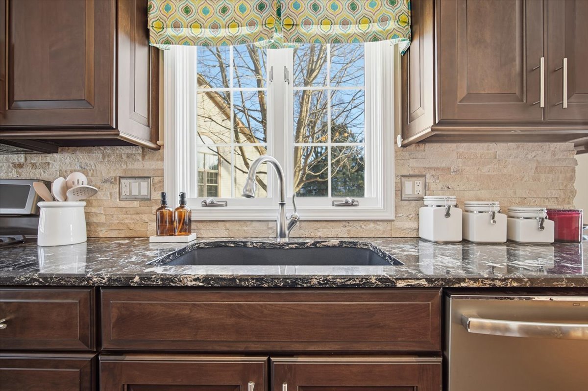 11 Spruce Court, Bloomington, IL 61704