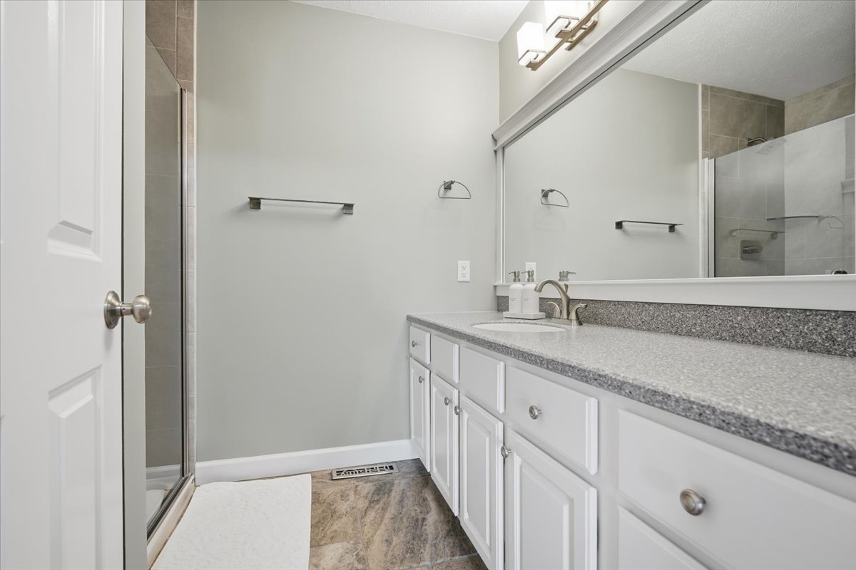 11 Spruce Court, Bloomington, IL 61704