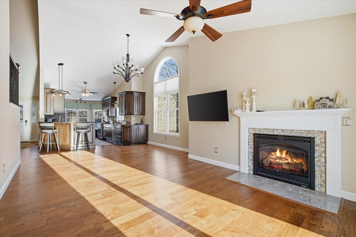 11 Spruce Court, Bloomington, IL 61704