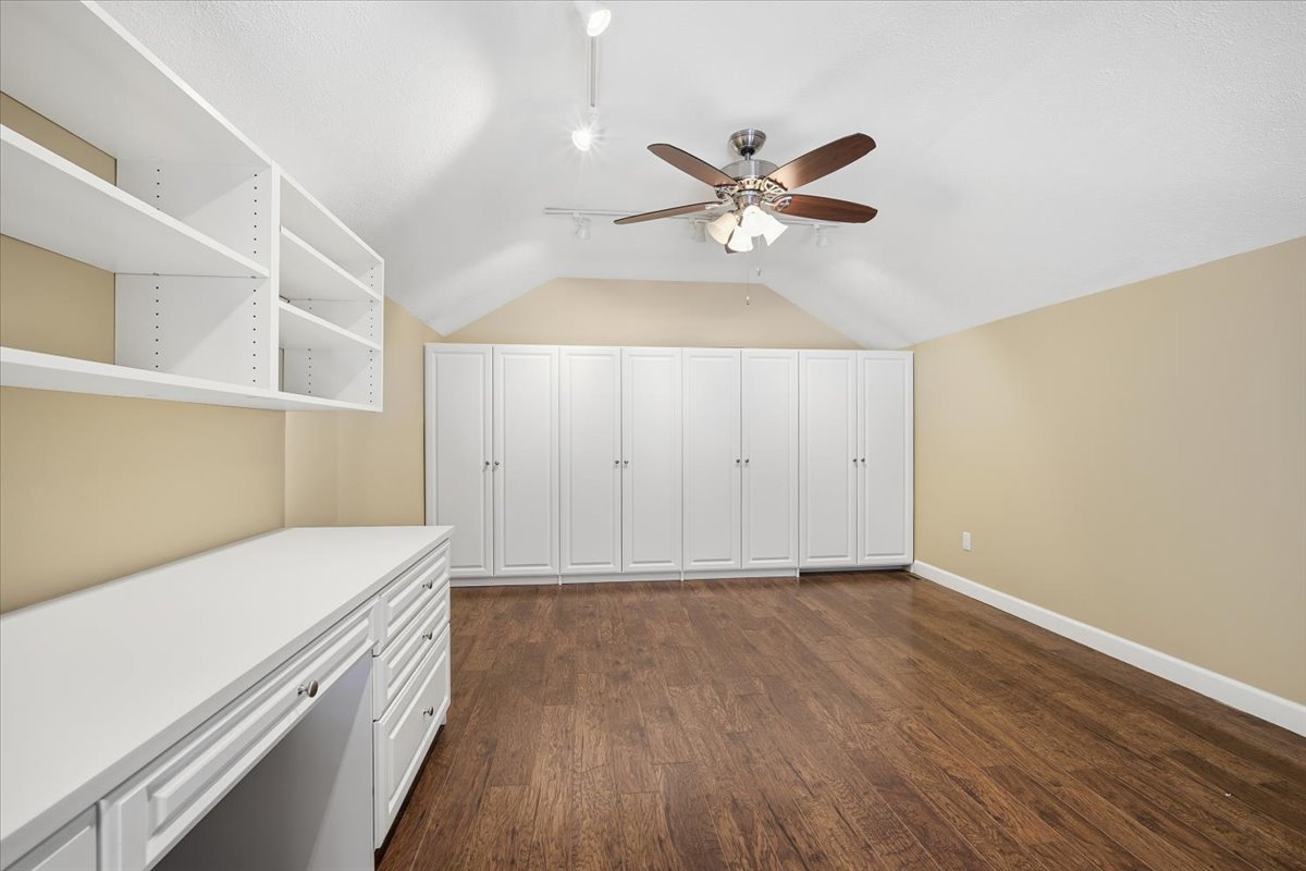 11 Spruce Court, Bloomington, IL 61704