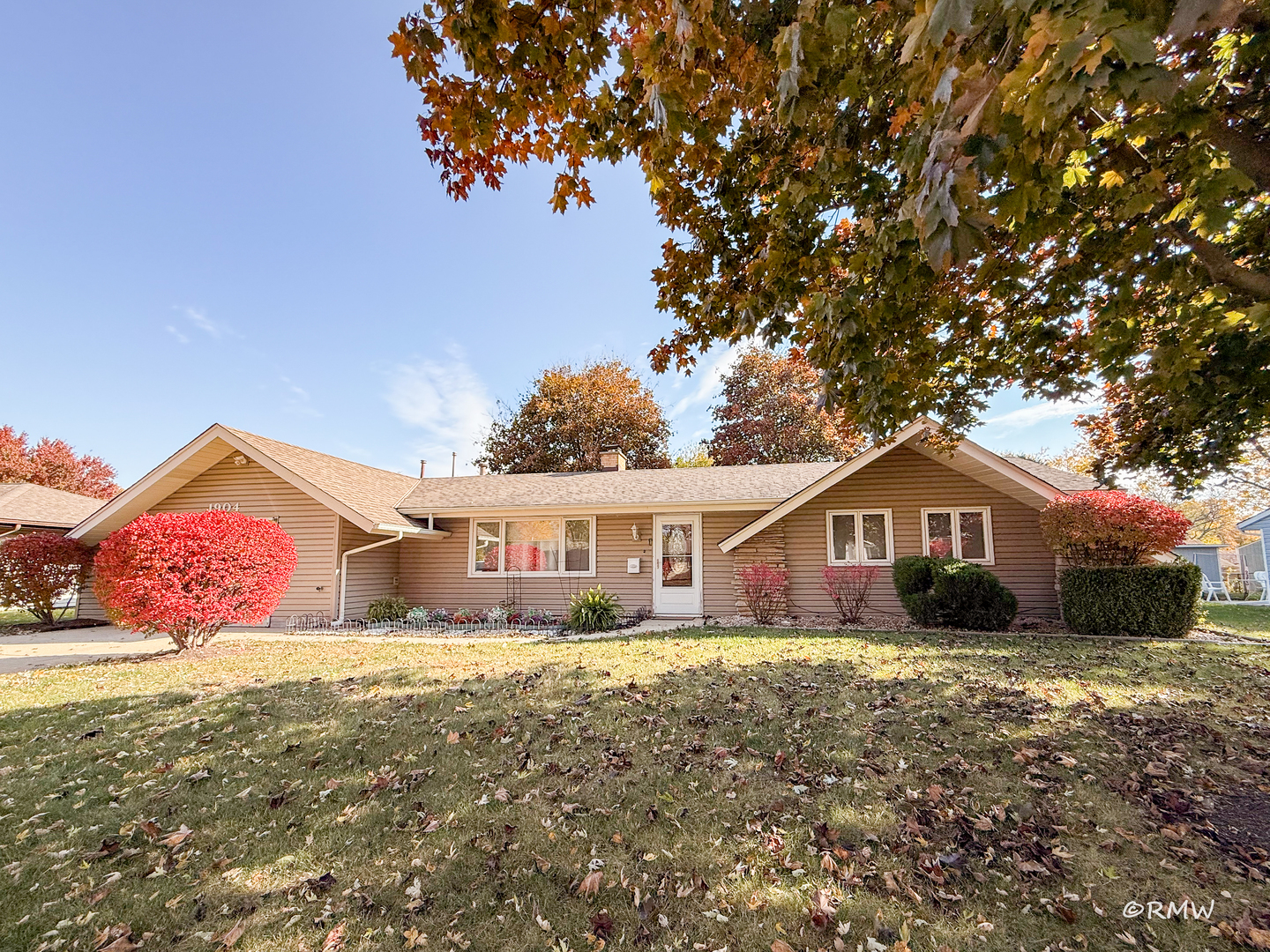 1904 Winston Lane, Schaumburg, IL 60193